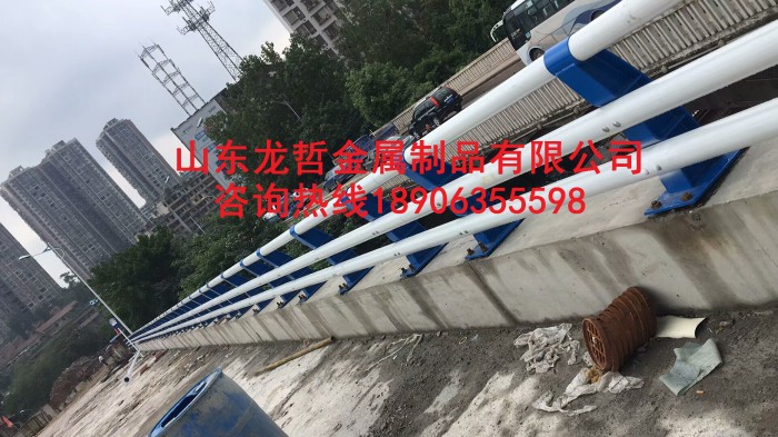 橋梁防撞護(hù)欄，防撞立柱